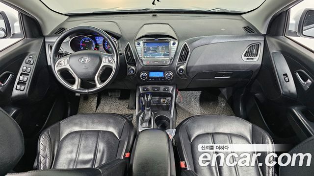 Hyundai Tucson — interior