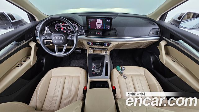 Audi Q5 — interior