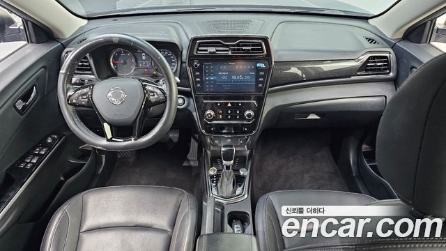 KG Mobility Tivoli — interior