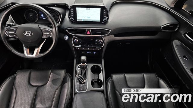 Hyundai Santa Fe — interior