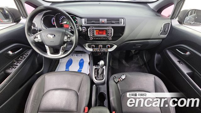 Kia Pride — interior