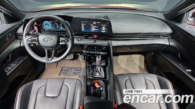 Hyundai Avante — interior