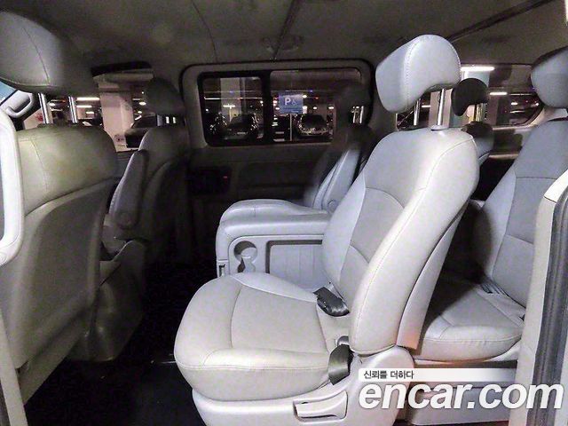 Hyundai Starex — interior