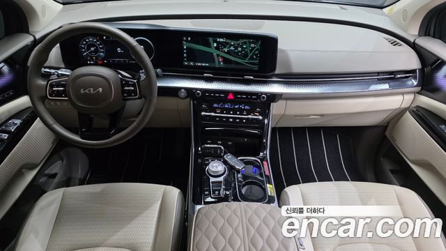 Kia Carnival — interior