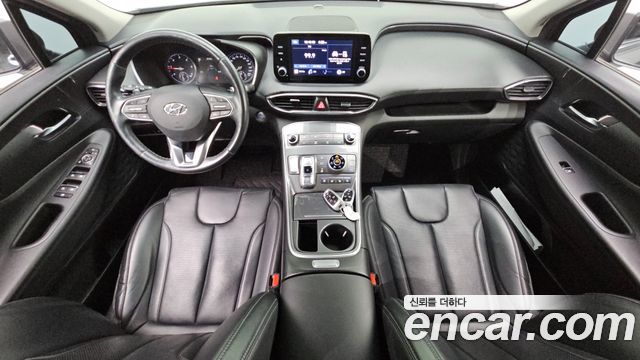 Hyundai Santa Fe — interior