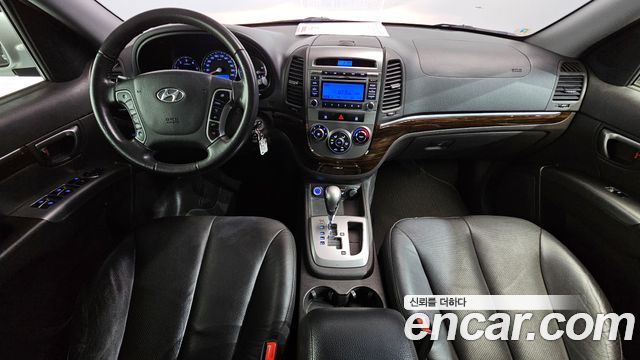 Hyundai Santa Fe — interior
