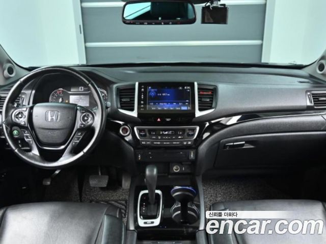 Honda Pilot — interior