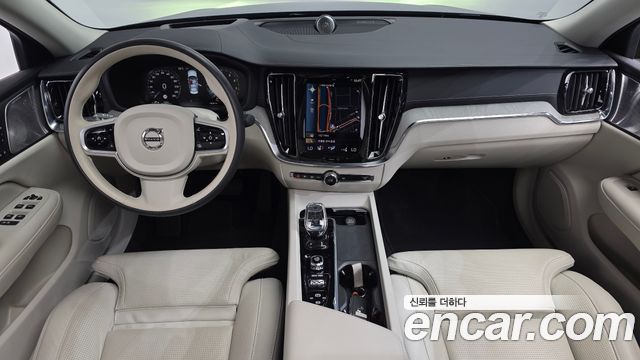 Volvo S60 — interior