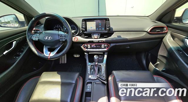 Hyundai i30 — interior
