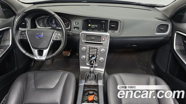 Volvo S60 — interior