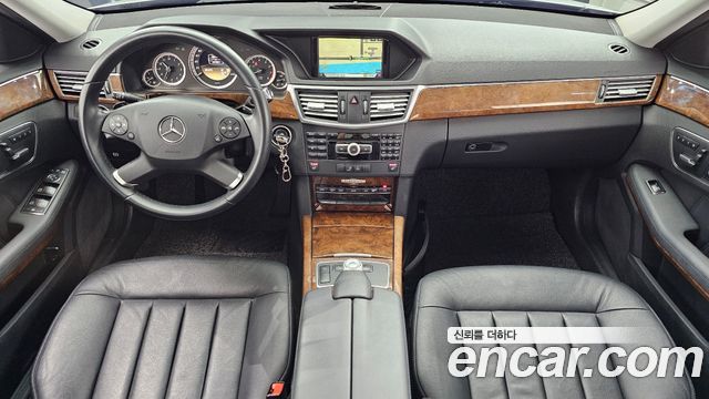 Mercedes-Benz E-Class — interior
