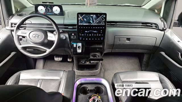 Hyundai Staria — interior