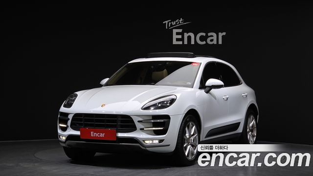 Porsche Macan — exterior