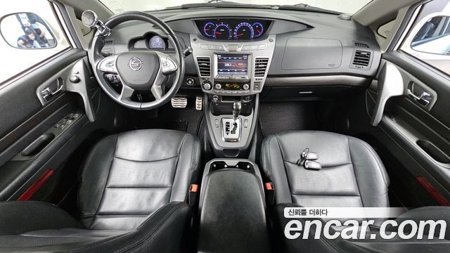 KG Mobility Korando — interior