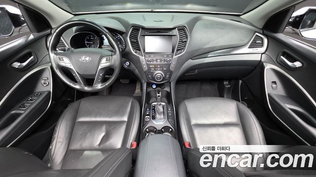 Hyundai Santa Fe — interior