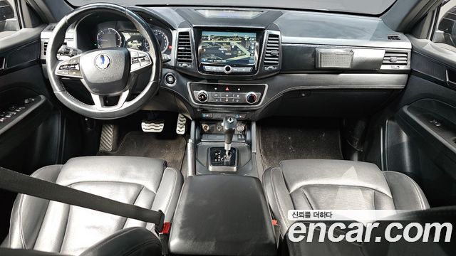KG Mobility Rexton — interior