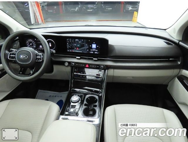 Kia Carnival — interior
