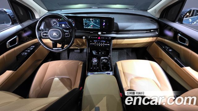 Kia Carnival — interior