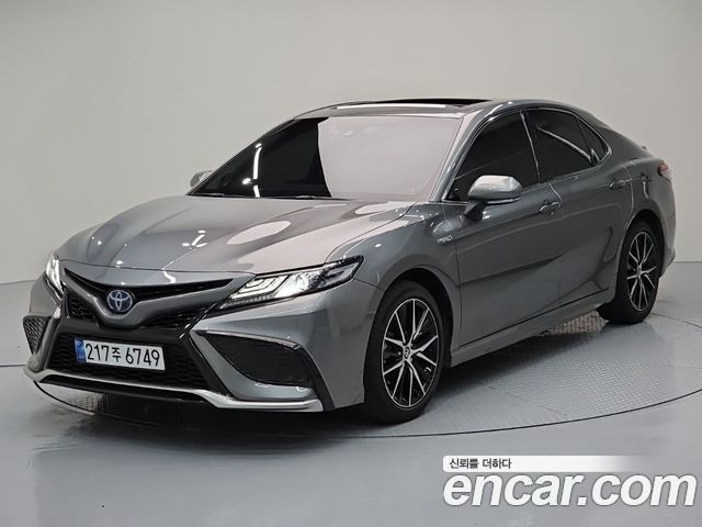 Toyota Camry — exterior