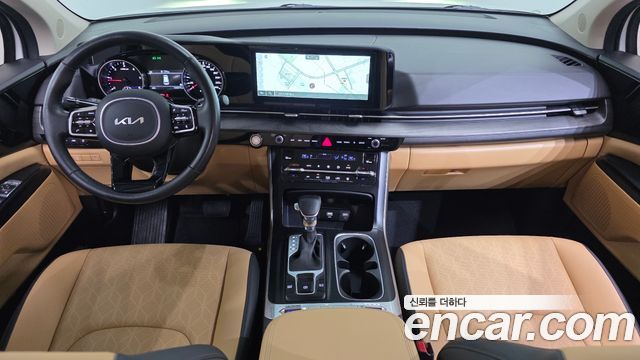 Kia Carnival — interior