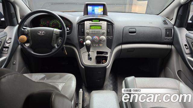 Hyundai Starex — interior