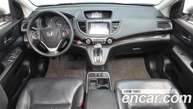 Honda CR-V — interior