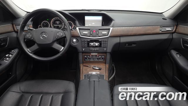 Mercedes-Benz E-Class — interior