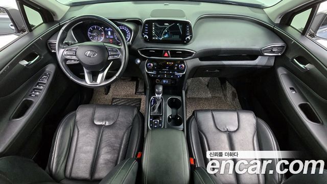 Hyundai Santa Fe — interior