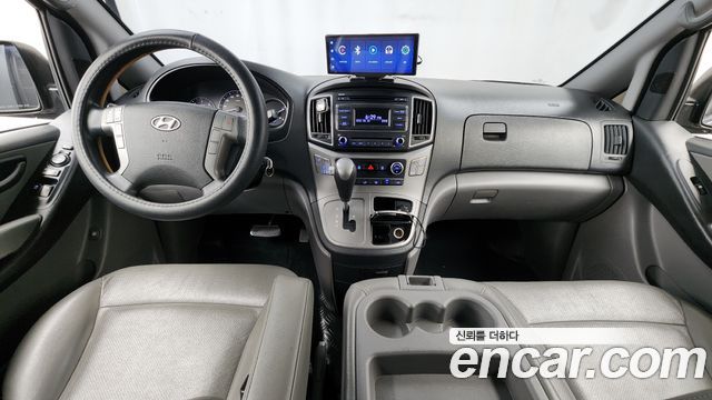 Hyundai Starex — interior