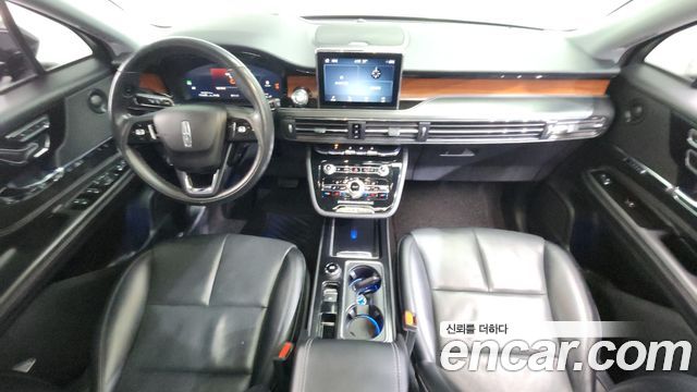 Lincoln Corsair — interior