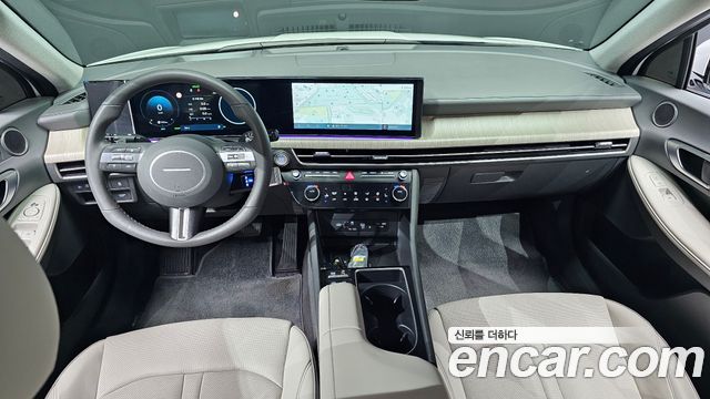 Hyundai Sonata — interior