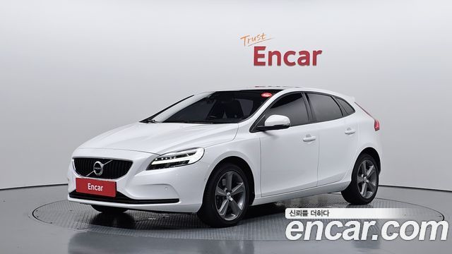Volvo V40 — exterior