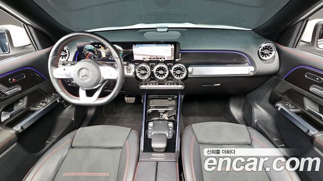 Mercedes-Benz GLB-Class — interior
