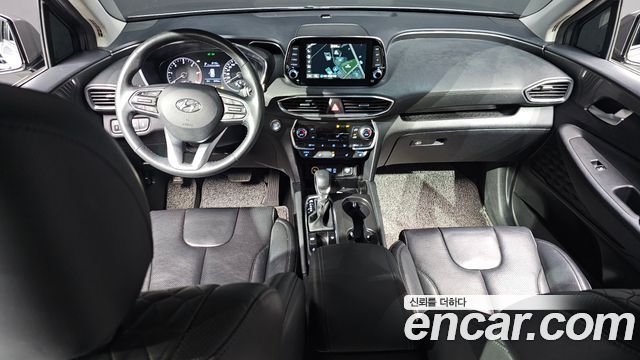 Hyundai Santa Fe — interior