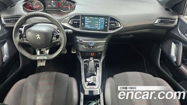 Peugeot 308 — interior