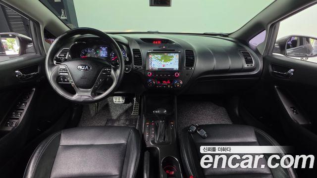 Kia K3 — interior