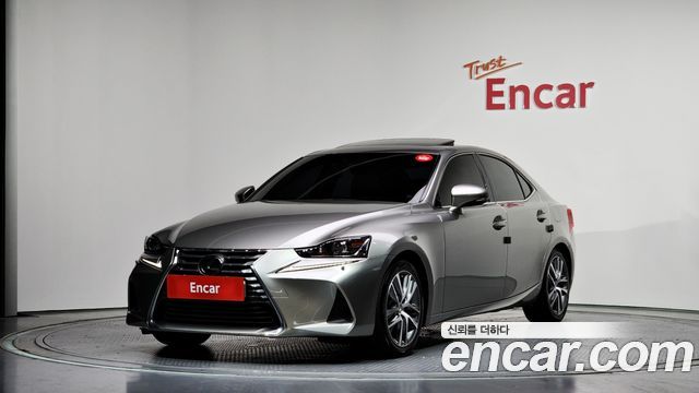 Lexus IS — exterior