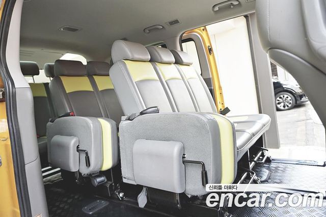 Hyundai Starex