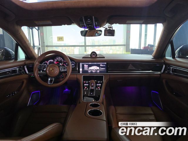 Porsche Panamera — interior