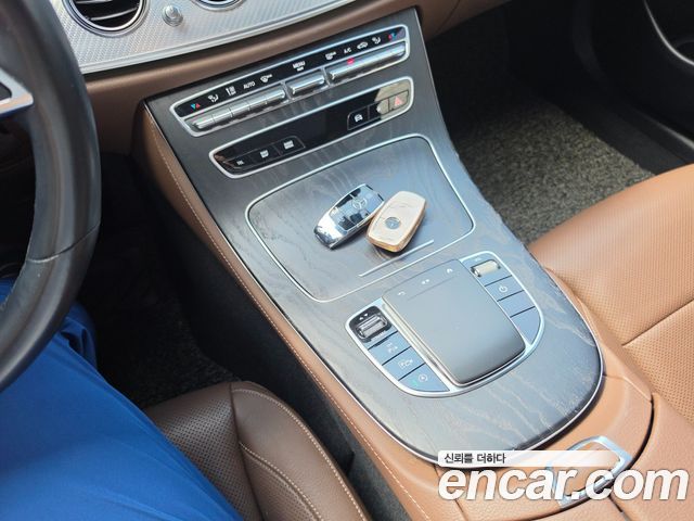 Mercedes-Benz E-Class — interior