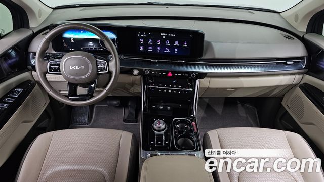 Kia Carnival — interior