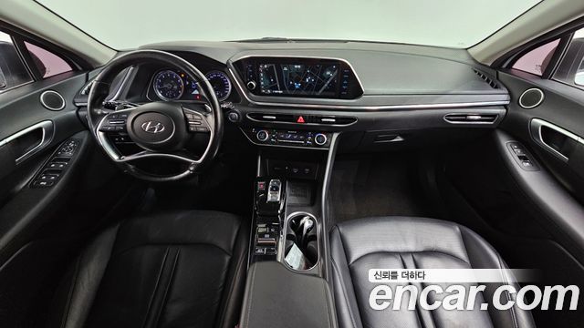 Hyundai Sonata — interior