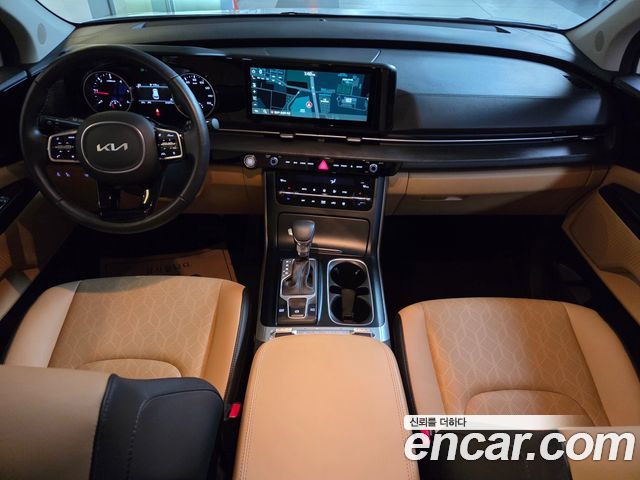 Kia Carnival — interior