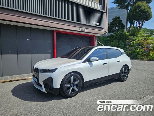 BMW iX — exterior
