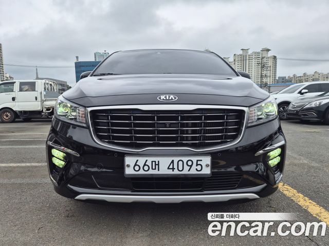 Kia Carnival — exterior