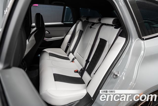 BMW M3 — interior