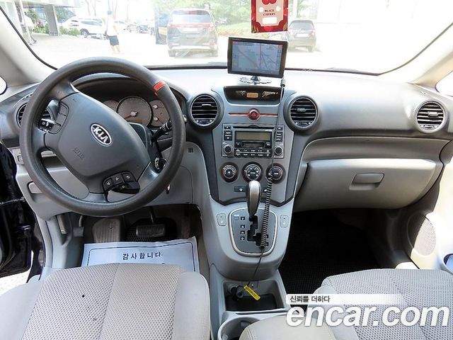 Kia Carens — interior