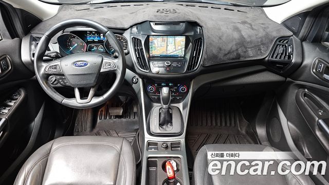 Ford Kuga — interior
