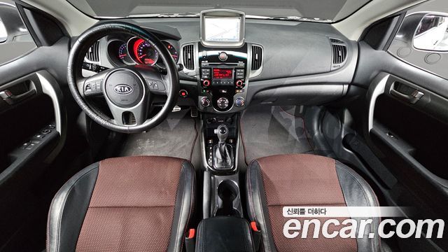 Kia Forte — interior