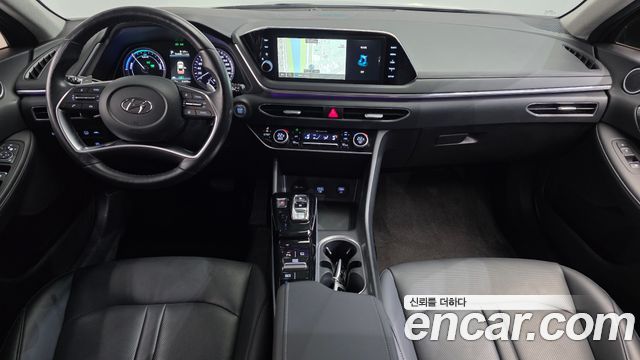 Hyundai Sonata — interior